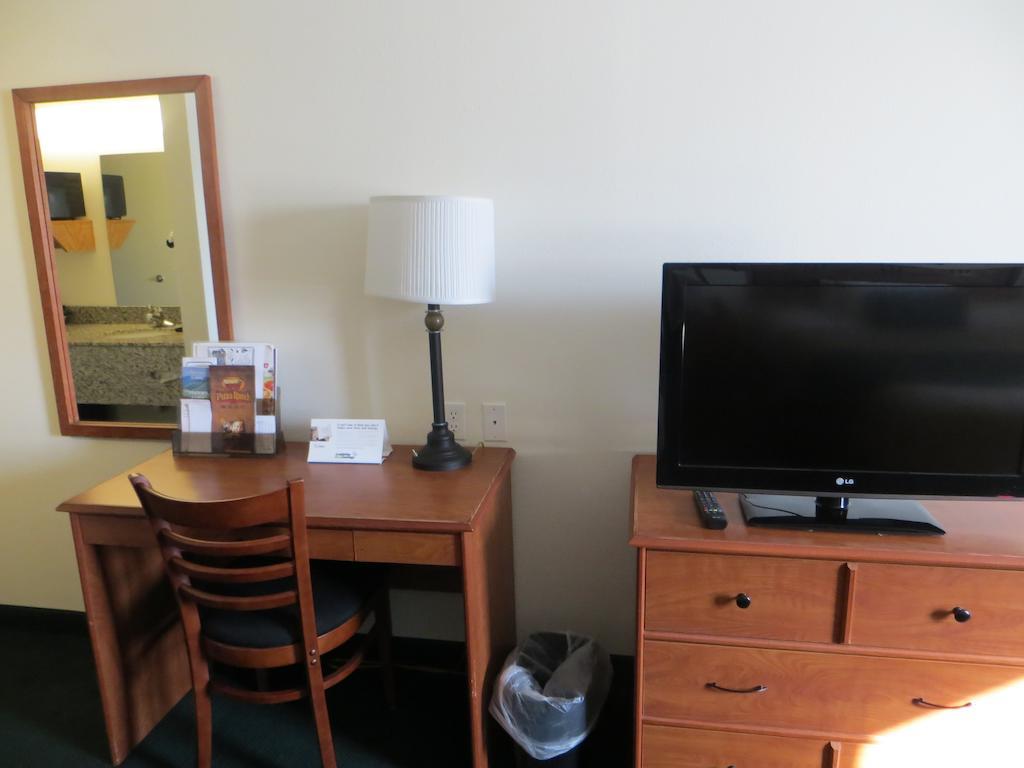Travelodge By Wyndham Missouri Valley חדר תמונה